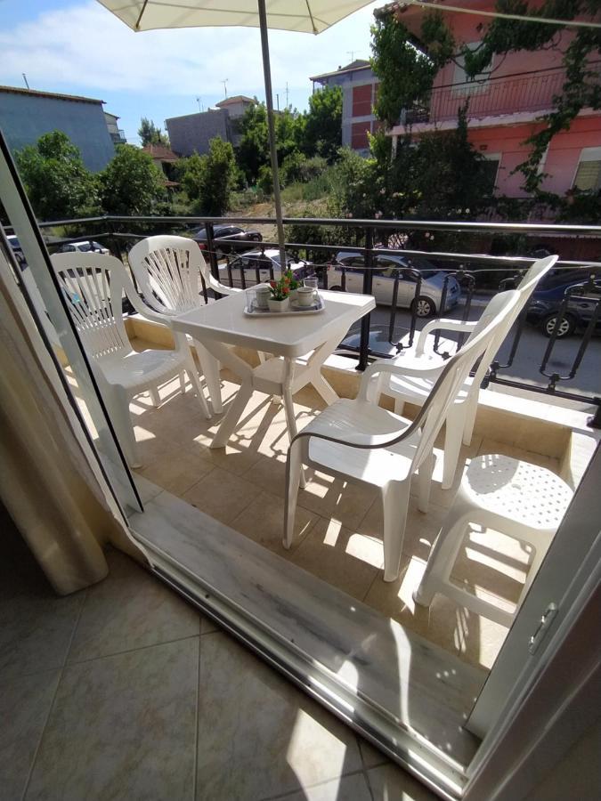 Διαμέρισμα Στην Πόλη Metamorfosi Exterior foto